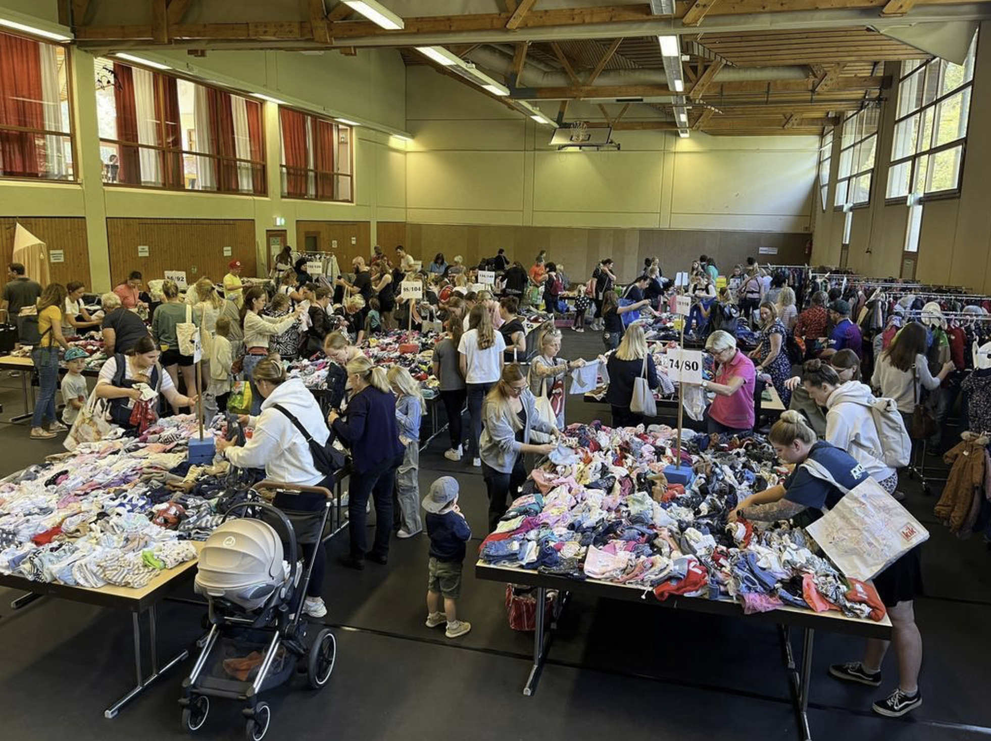 XXL Spielzeug- und Kleiderbasar in Arzbach