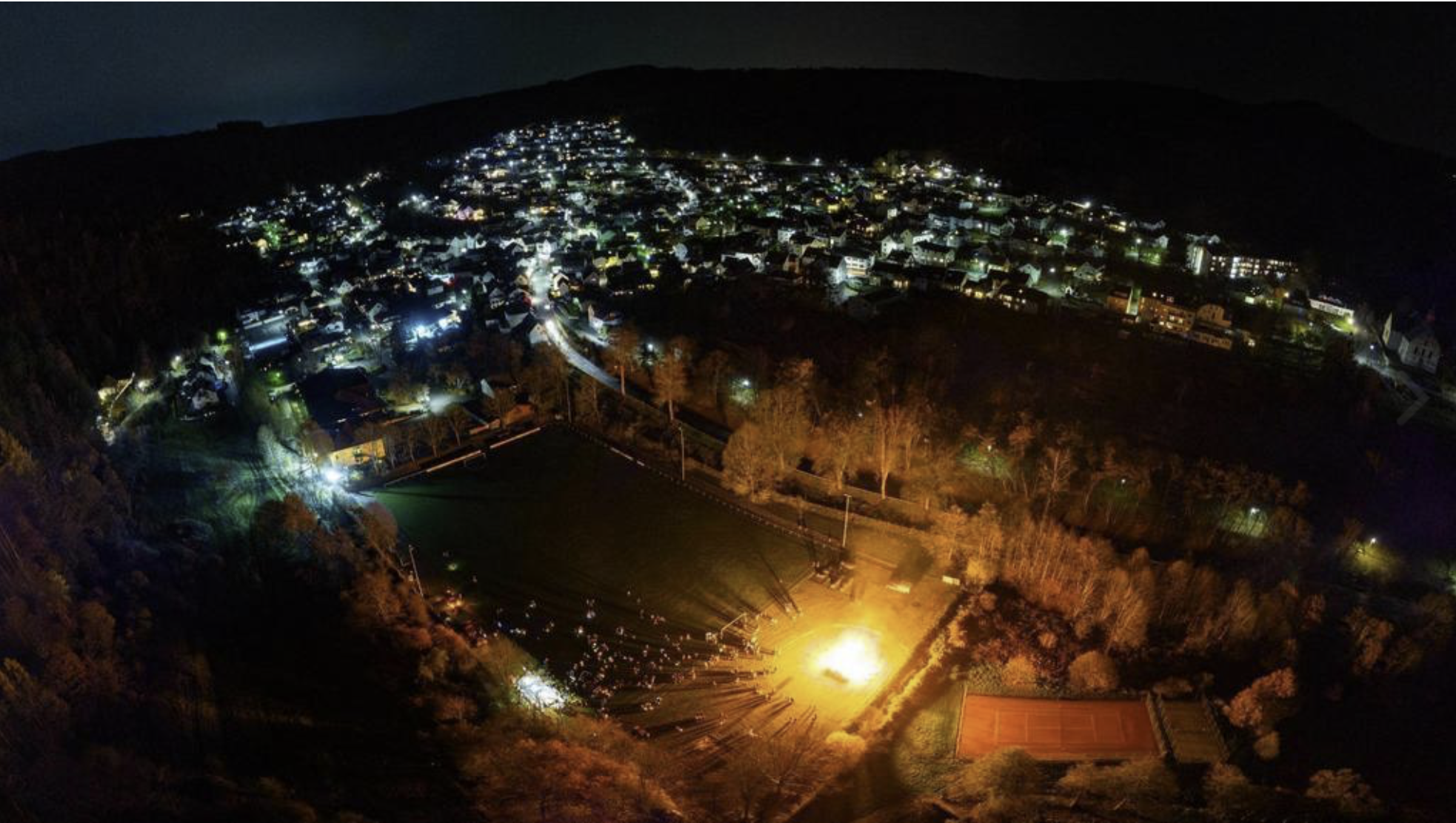Ein Abend voller Lichter und leuchtender Kinderaugen – St. Martins-Umzug in Arzbach